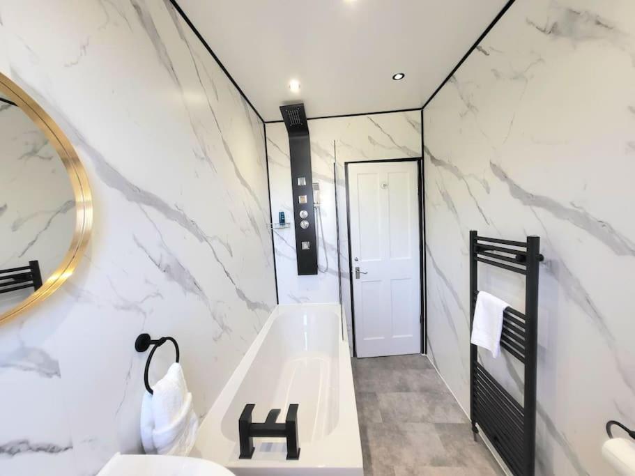 4 Bedrooms Apartment By Sensational Stay Short Lets & Serviced Accommodation Edinburgh Ngoại thất bức ảnh